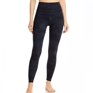 Alo Yoga, High-waisted Vapor Legging - S, Camo Black